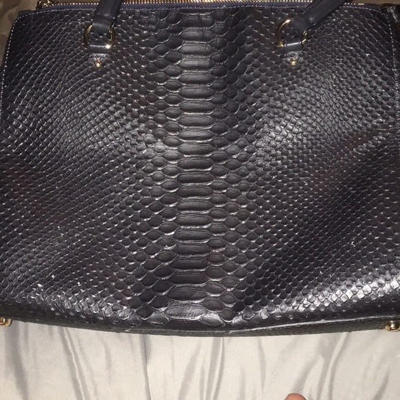 Coach leather embossed snake tote bag - Picture 7 of 7